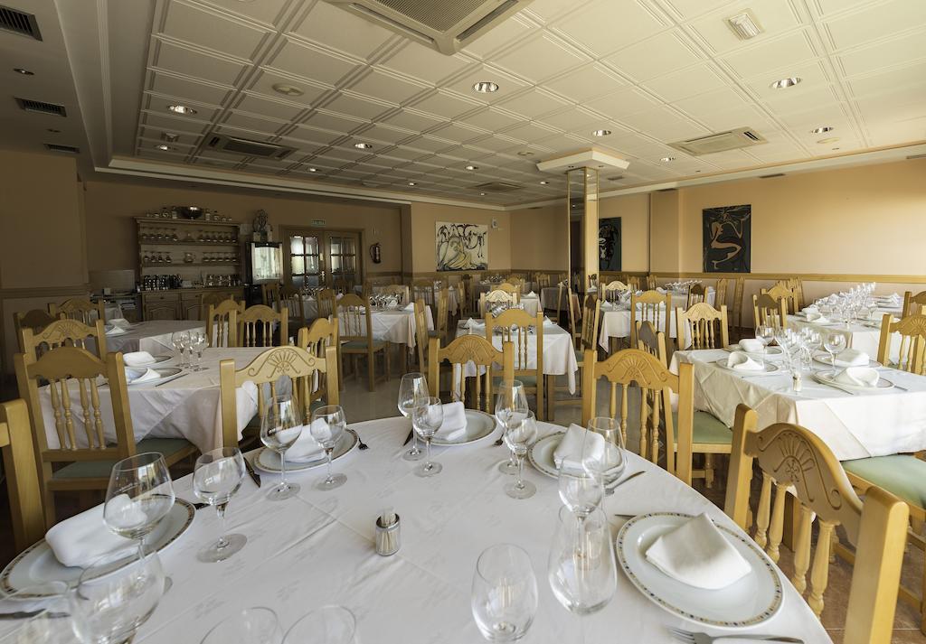 Hostal Restaurante La Pineda Ель-Барко-де-Авіла Екстер'єр фото