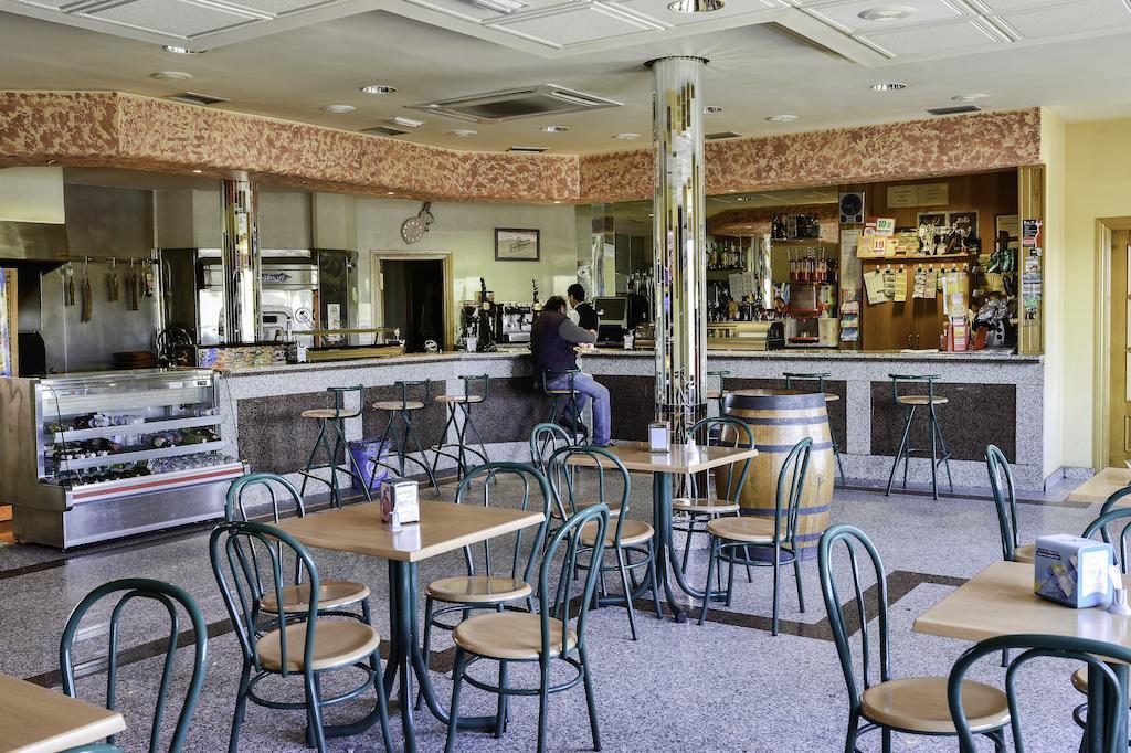 Hostal Restaurante La Pineda Ель-Барко-де-Авіла Екстер'єр фото